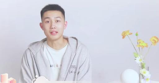 DƬ